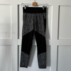 Adidas Size Medium Athletic Leggings 🖤